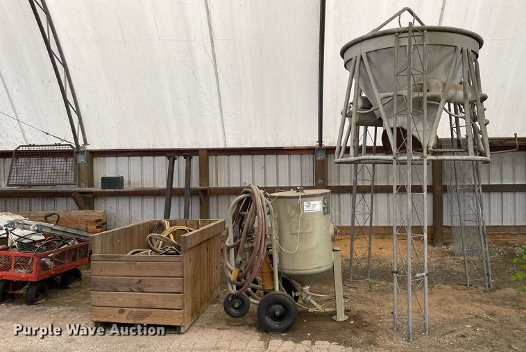 image for item DL3847 2016 Clemco 2024  sandblaster