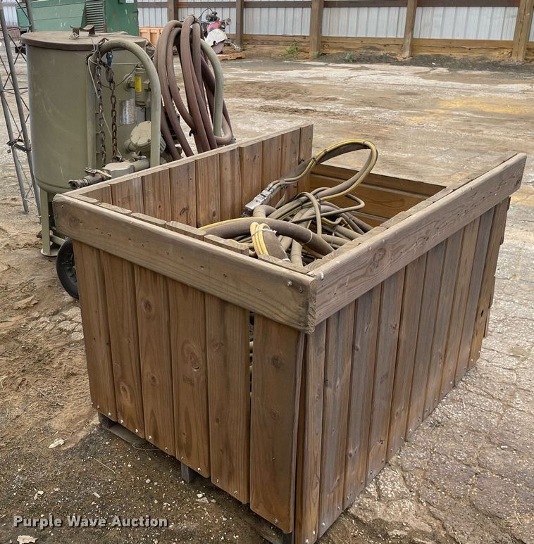 image for item DL3847 2016 Clemco 2024  sandblaster