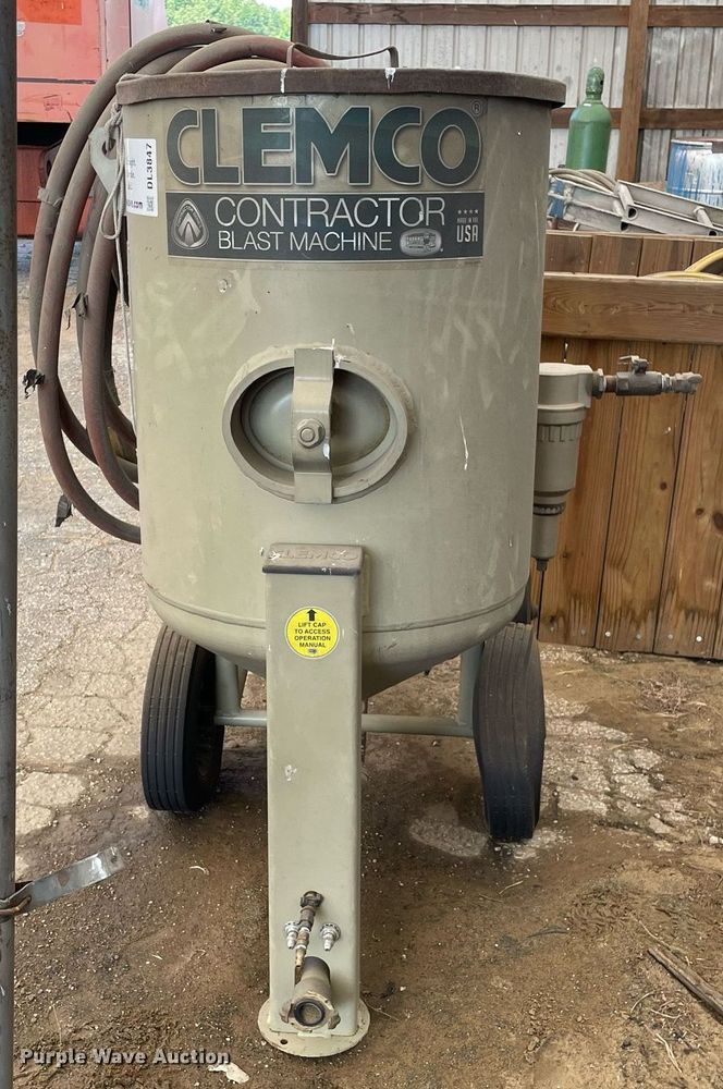 image for item DL3847 2016 Clemco 2024  sandblaster