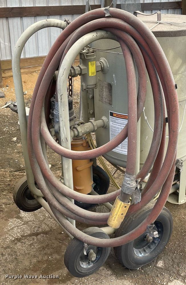 image for item DL3847 2016 Clemco 2024  sandblaster