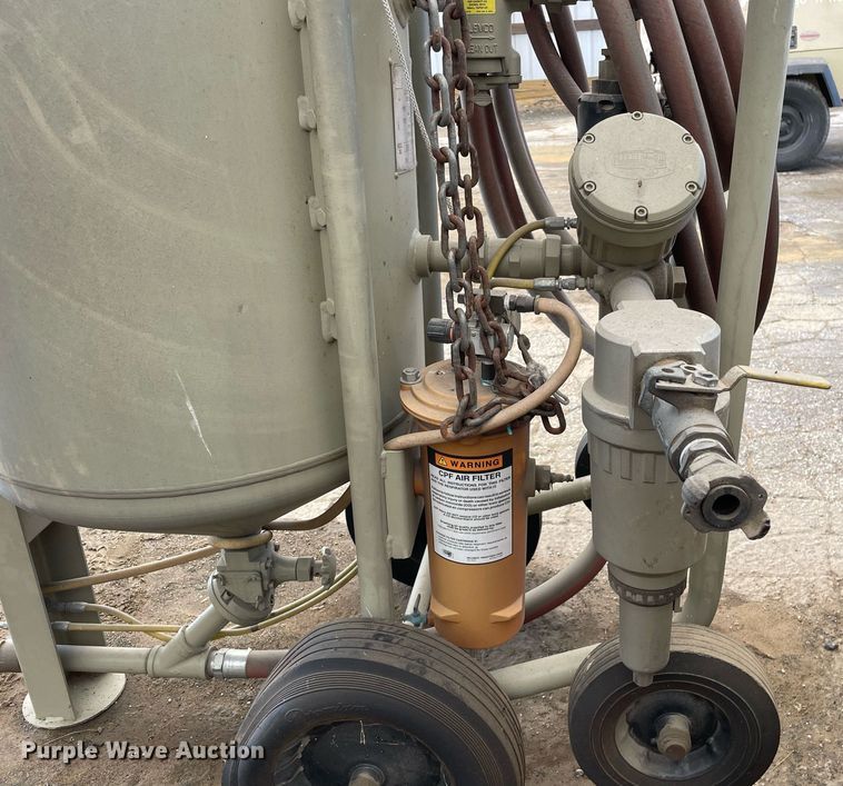 image for item DL3847 2016 Clemco 2024  sandblaster