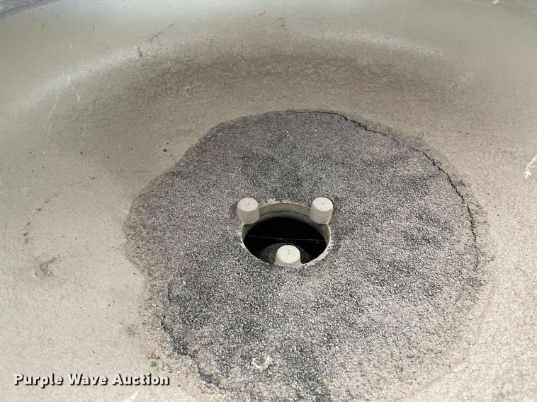 image for item DL3847 2016 Clemco 2024  sandblaster