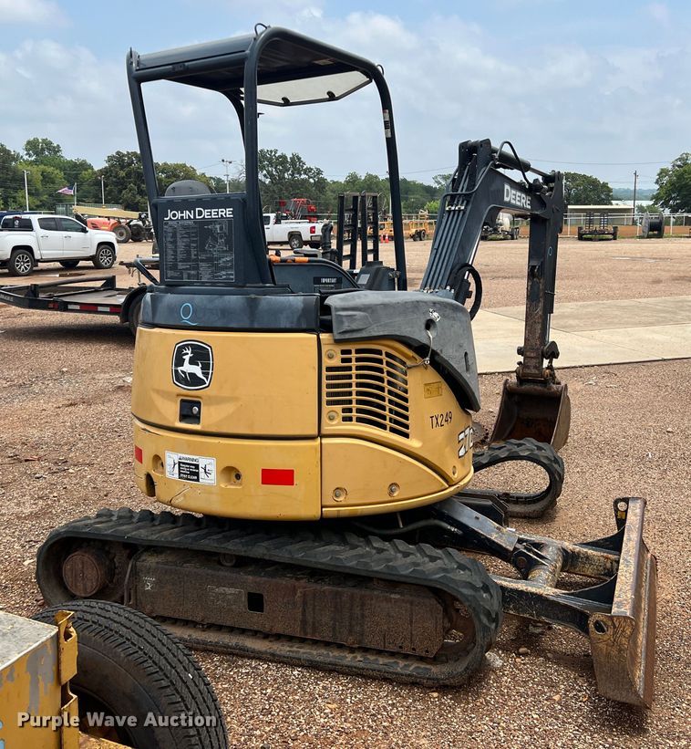 image for item DN3070 2012 John Deere 27D  mini excavator