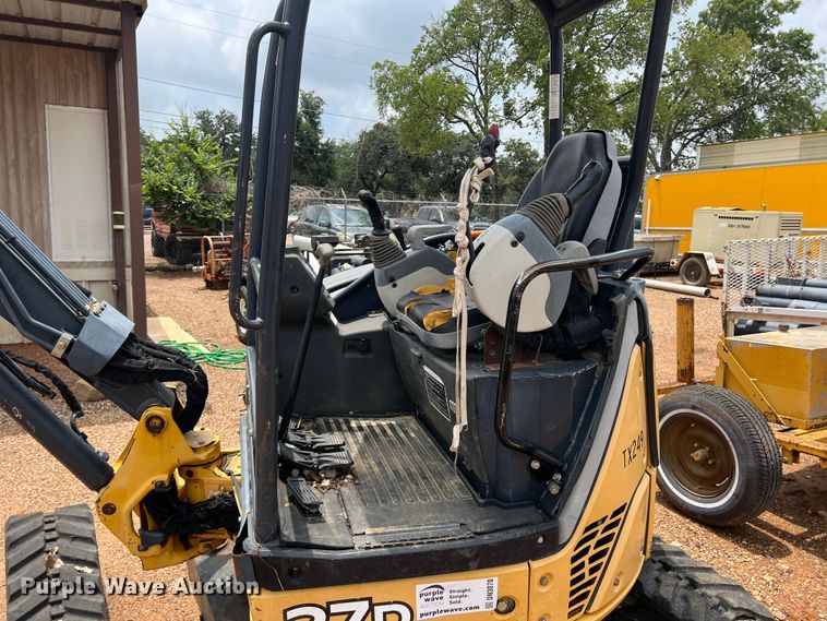 image for item DN3070 2012 John Deere 27D  mini excavator