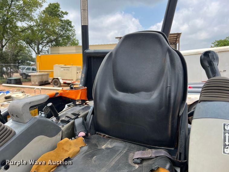 image for item DN3070 2012 John Deere 27D  mini excavator