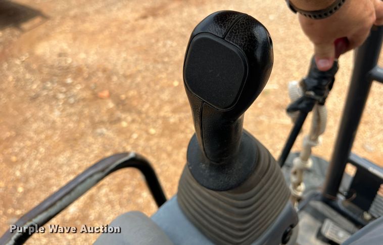 image for item DN3070 2012 John Deere 27D  mini excavator