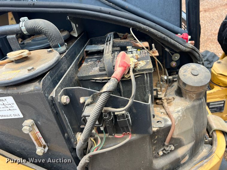 image for item DN3070 2012 John Deere 27D  mini excavator