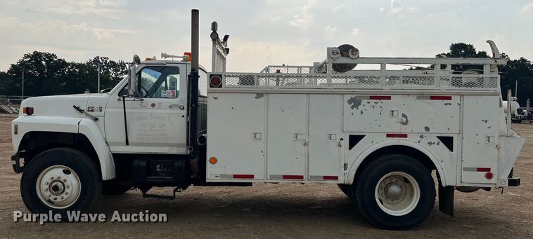 image for item DN3071 1989 Ford F800  reel truck