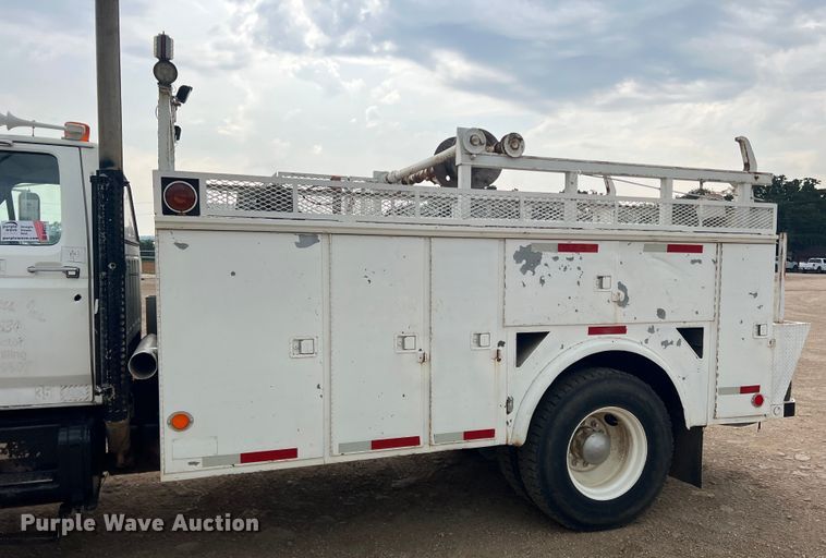 image for item DN3071 1989 Ford F800  reel truck