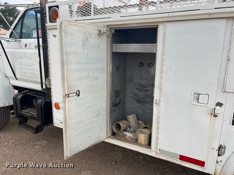 image for item DN3071 1989 Ford F800  reel truck