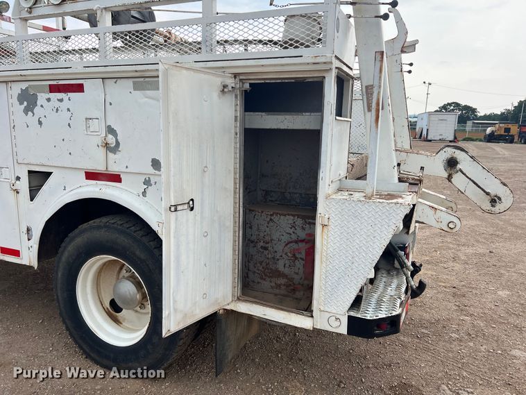 image for item DN3071 1989 Ford F800  reel truck