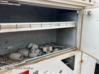 image for item DN3071 1989 Ford F800  reel truck