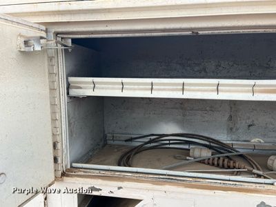 image for item DN3071 1989 Ford F800  reel truck