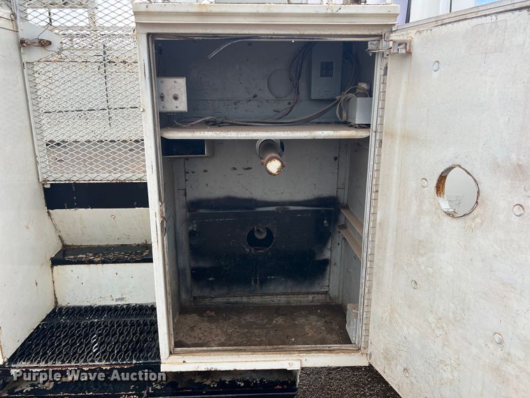 image for item DN3071 1989 Ford F800  reel truck