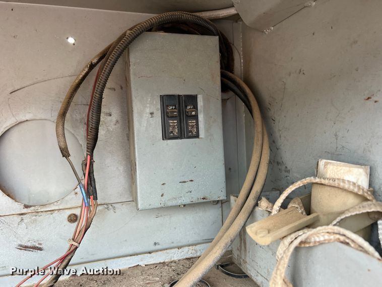 image for item DN3071 1989 Ford F800  reel truck