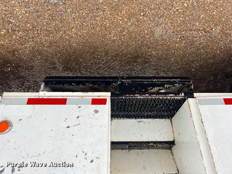 image for item DN3071 1989 Ford F800  reel truck