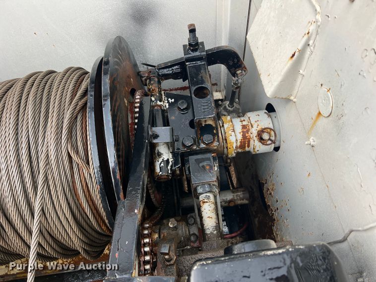 image for item DN3071 1989 Ford F800  reel truck