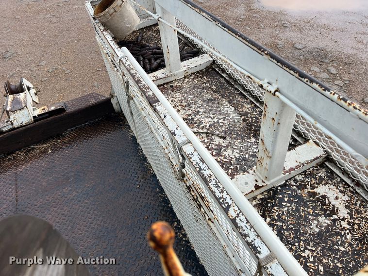 image for item DN3071 1989 Ford F800  reel truck