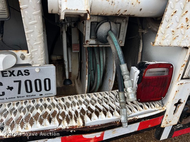 image for item DN3071 1989 Ford F800  reel truck