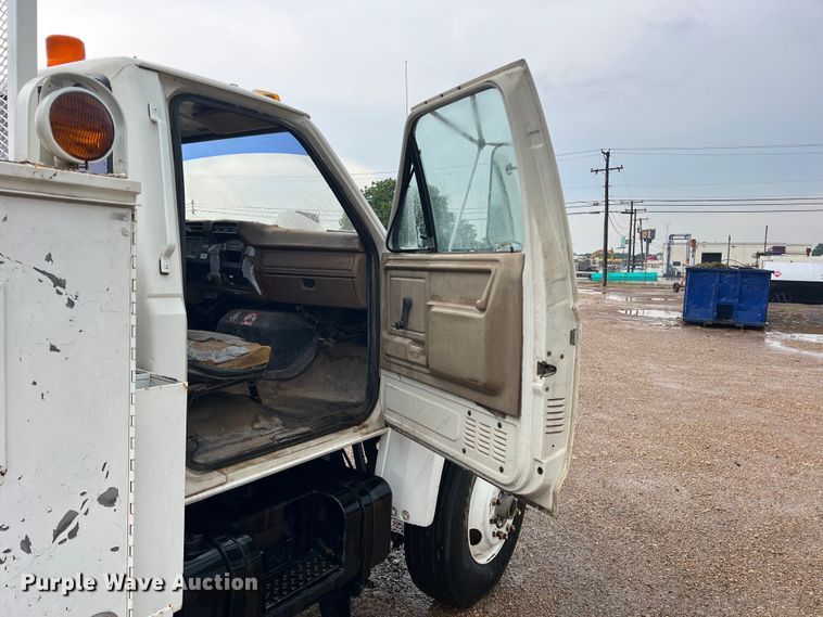 image for item DN3071 1989 Ford F800  reel truck