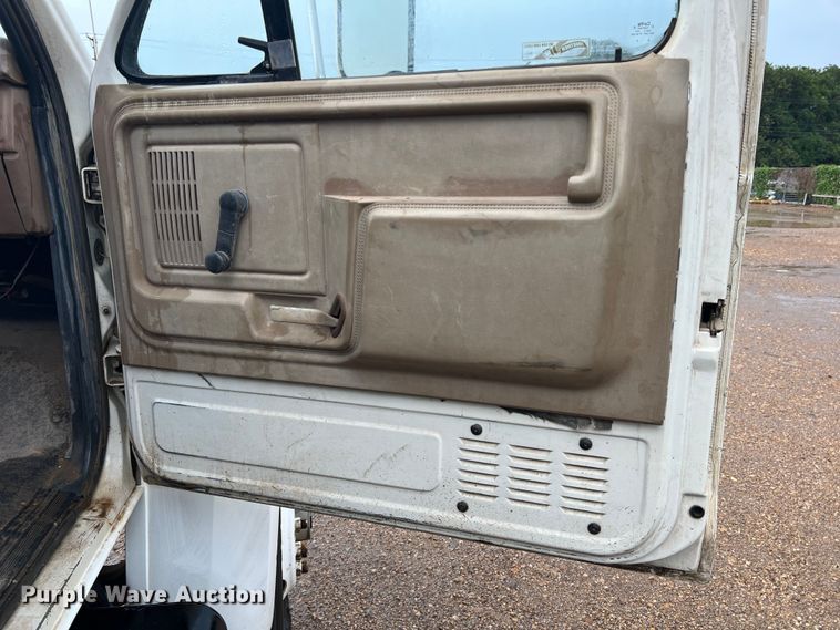 image for item DN3071 1989 Ford F800  reel truck