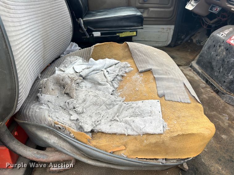 image for item DN3071 1989 Ford F800  reel truck