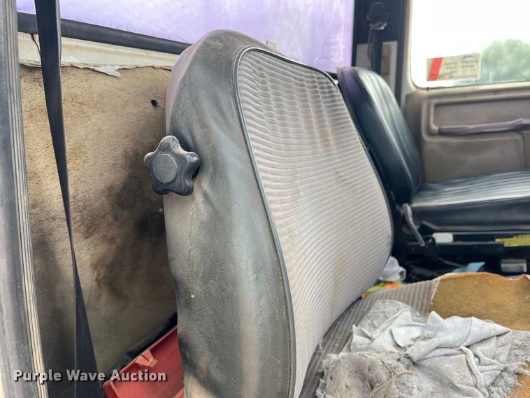 image for item DN3071 1989 Ford F800  reel truck