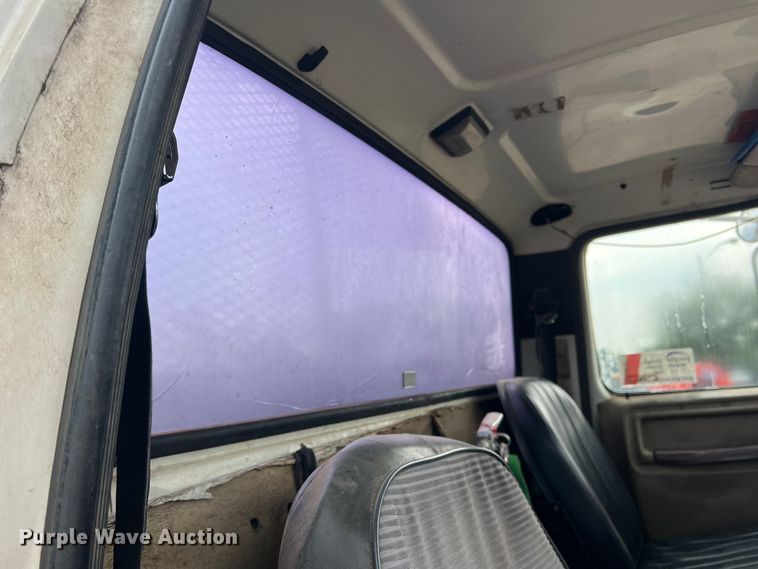 image for item DN3071 1989 Ford F800  reel truck