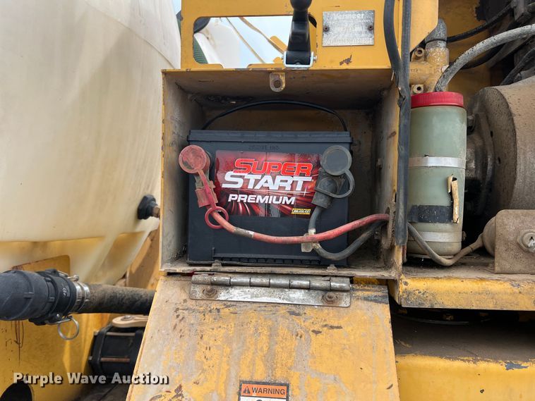 image for item DN3072 1995 Ford LTL9000  flatbed truck with mud mixing system