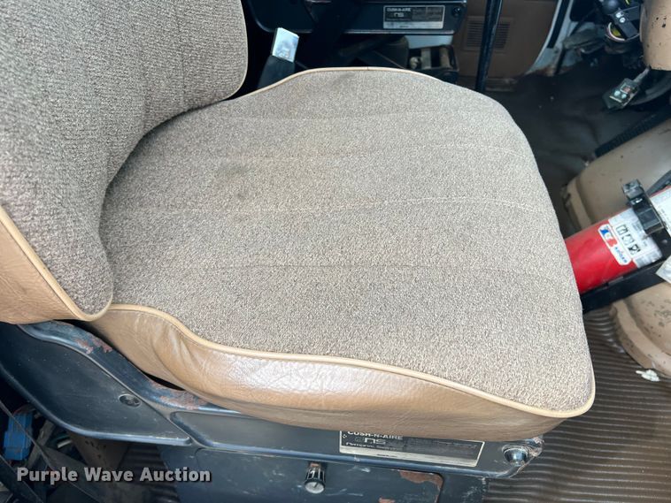 image for item DN3072 1995 Ford LTL9000  flatbed truck with mud mixing system