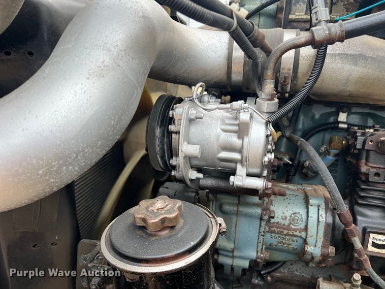 image for item DN3072 1995 Ford LTL9000  flatbed truck with mud mixing system