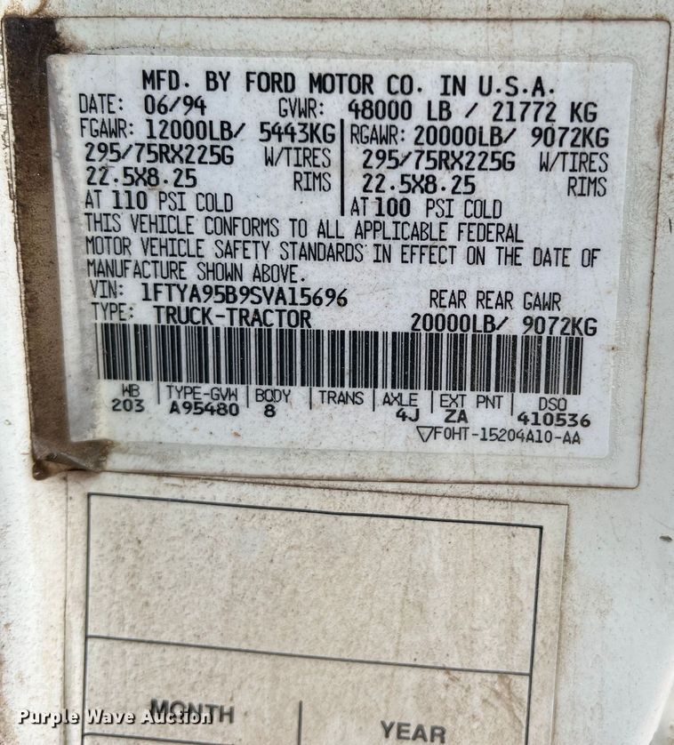 image for item DN3072 1995 Ford LTL9000  flatbed truck with mud mixing system