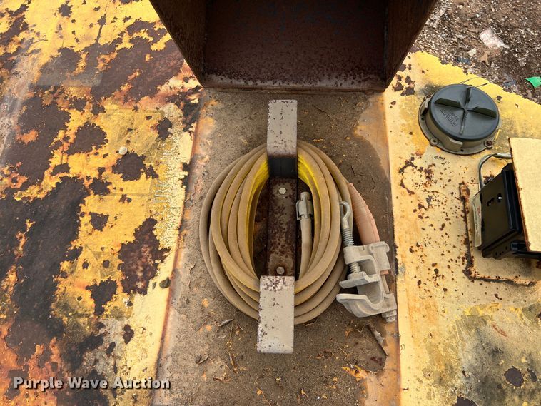 image for item DN3079 2003 Sherman  reel trailer