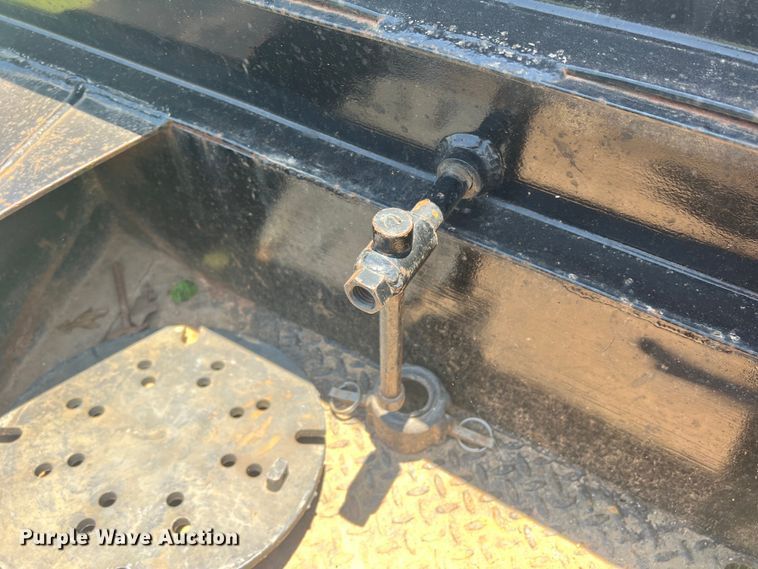 image for item DN3080 2004 Butler BT-3024-W  tilt deck equipment trailer