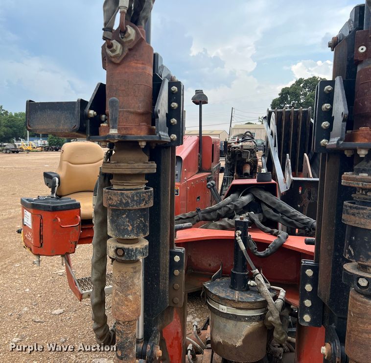image for item DN3081 2005 Ditch Witch JT2720 All-Terrain  directional boring unit