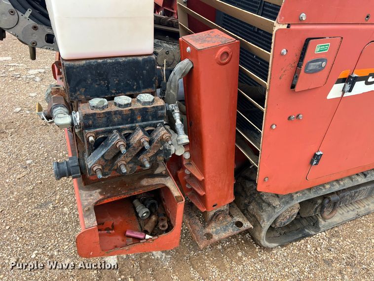 image for item DN3081 2005 Ditch Witch JT2720 All-Terrain  directional boring unit