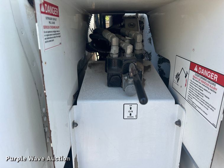 image for item DN3082 2013 Freightliner Business Class M2  forestry bucket truck