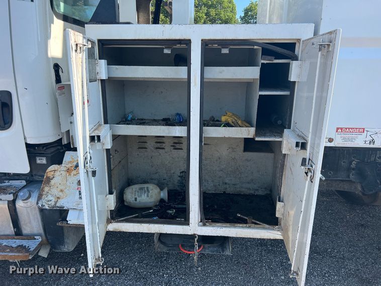 image for item DN3082 2013 Freightliner Business Class M2  forestry bucket truck