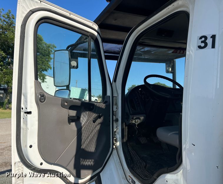 image for item DN3082 2013 Freightliner Business Class M2  forestry bucket truck