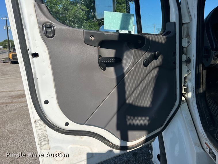 image for item DN3082 2013 Freightliner Business Class M2  forestry bucket truck