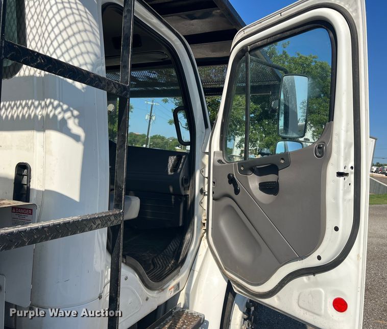 image for item DN3082 2013 Freightliner Business Class M2  forestry bucket truck