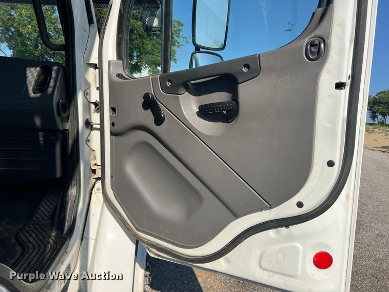 image for item DN3082 2013 Freightliner Business Class M2  forestry bucket truck