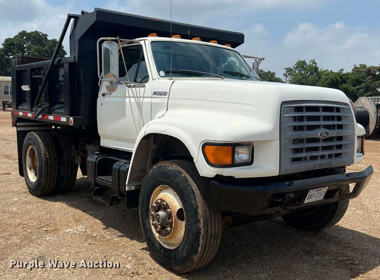 image for item DN3083 1998 Ford F800  dump truck