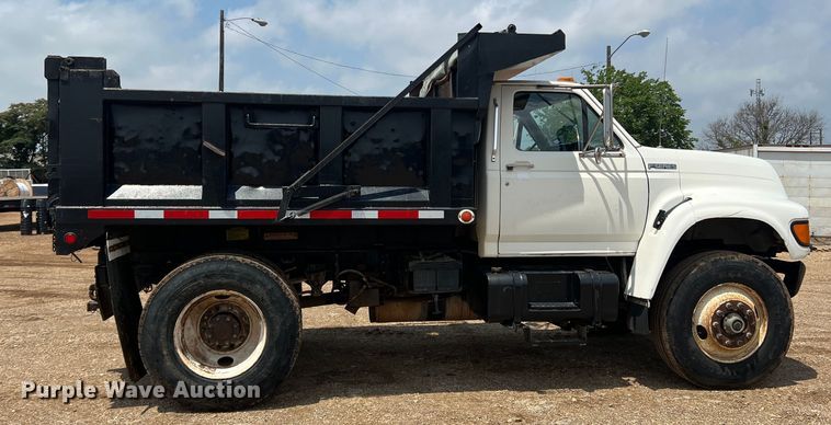 image for item DN3083 1998 Ford F800  dump truck