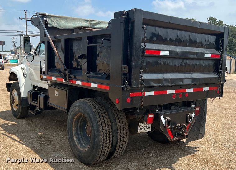 image for item DN3083 1998 Ford F800  dump truck