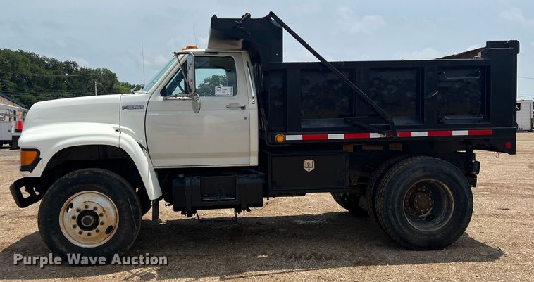 image for item DN3083 1998 Ford F800  dump truck