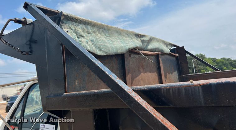image for item DN3083 1998 Ford F800  dump truck