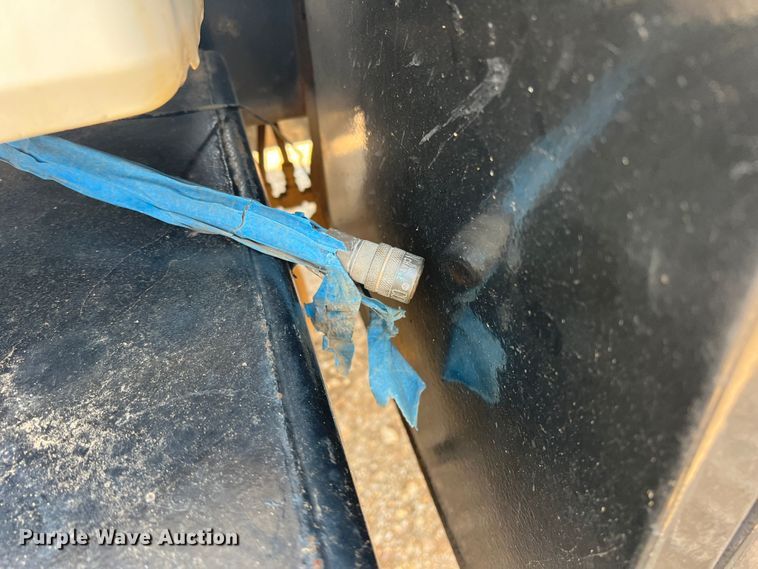 image for item DN3083 1998 Ford F800  dump truck