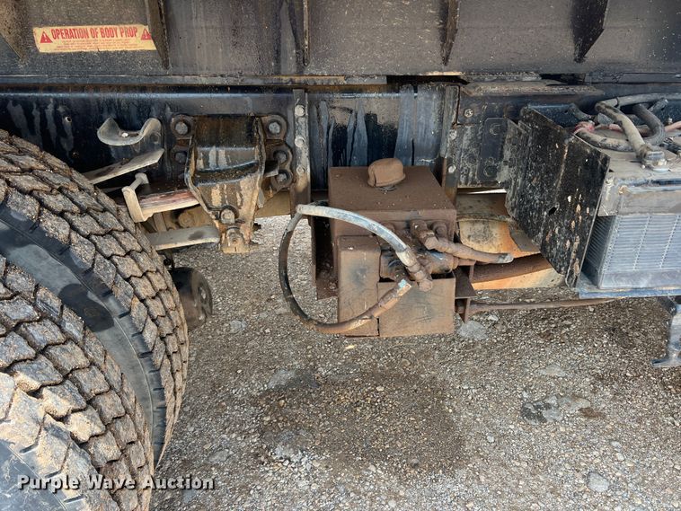 image for item DN3083 1998 Ford F800  dump truck