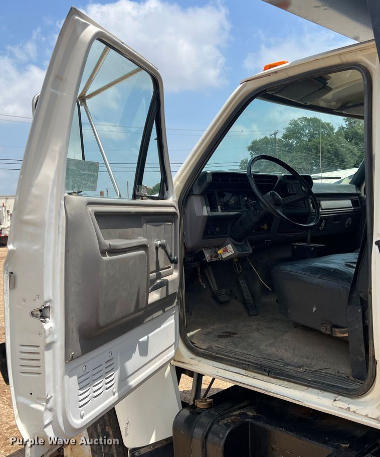image for item DN3083 1998 Ford F800  dump truck